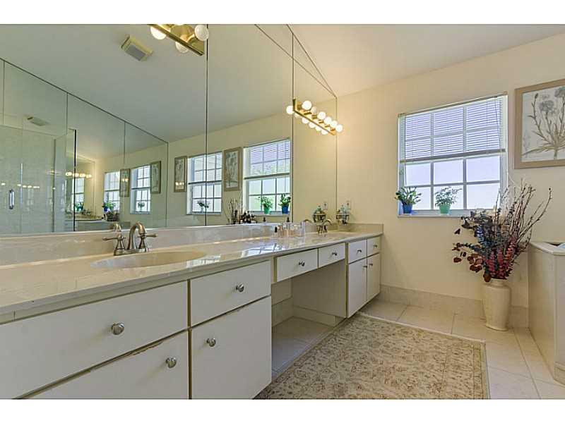 17064 Boca Club Boulevard, Unit 5 Boca Raton, FL 33487 - Photo 19 of 35 Exterior Front