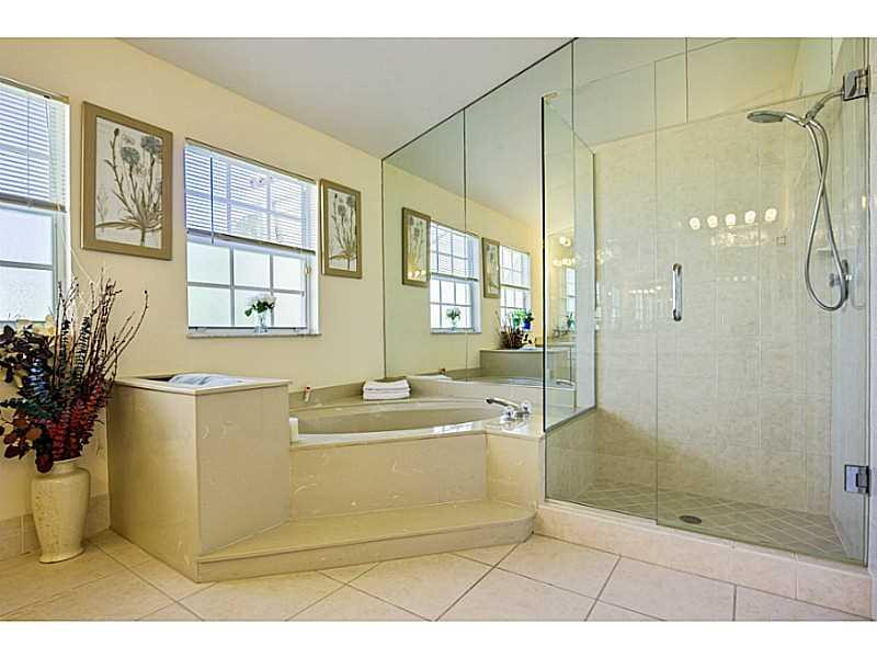 17064 Boca Club Boulevard, Unit 5 Boca Raton, FL 33487 - Photo 20 of 35 Exterior Front