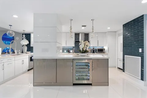 $2,150,000 | 615 Bayshore Drive, Unit 106, Fort Lauderdale, FL 33304