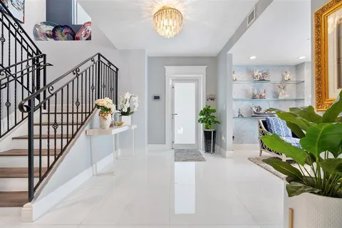 $2,150,000 | 615 Bayshore Drive, Unit 106, Fort Lauderdale, FL 33304