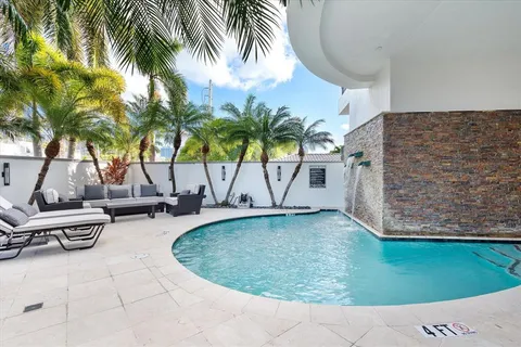 $2,150,000 | 615 Bayshore Drive, Unit 106, Fort Lauderdale, FL 33304
