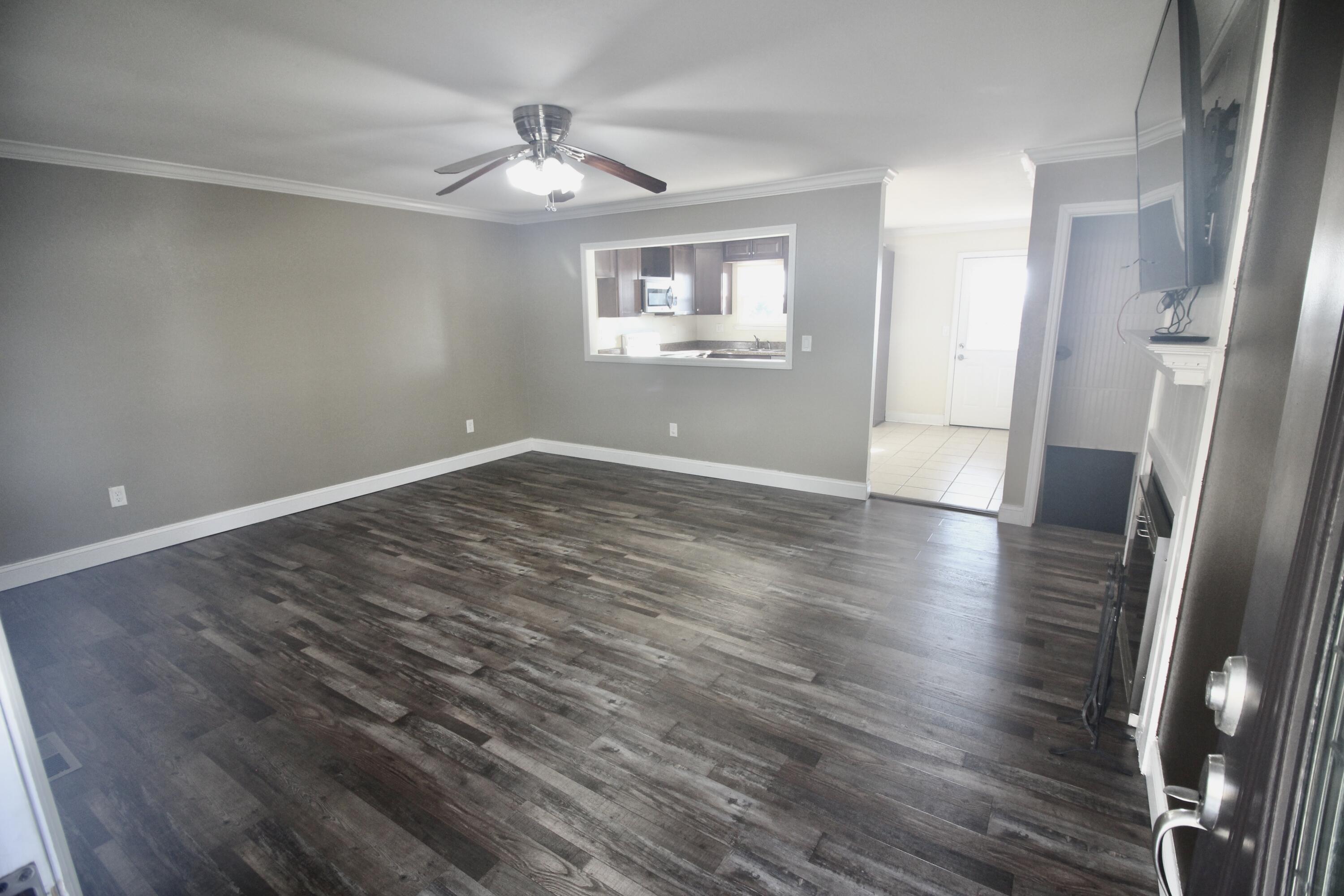 2025 Bice Road Soddy Daisy, TN 37379 - Photo 10 of 27 Living Room