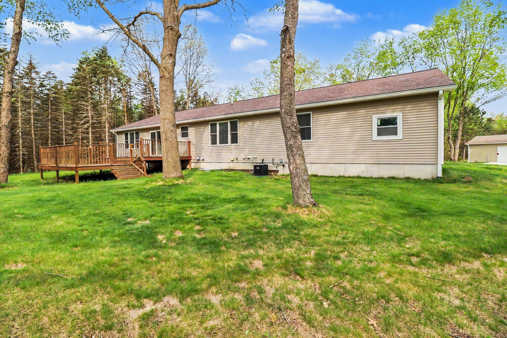3175 West Hansen Road Ludington, MI 49431 - Photo 2 of 31 026_file_6271