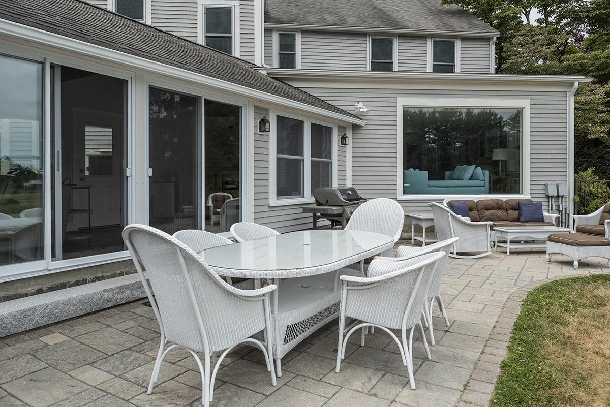 13 Exeter Road Hampton Falls, NH 03844 - Photo 15 of 40