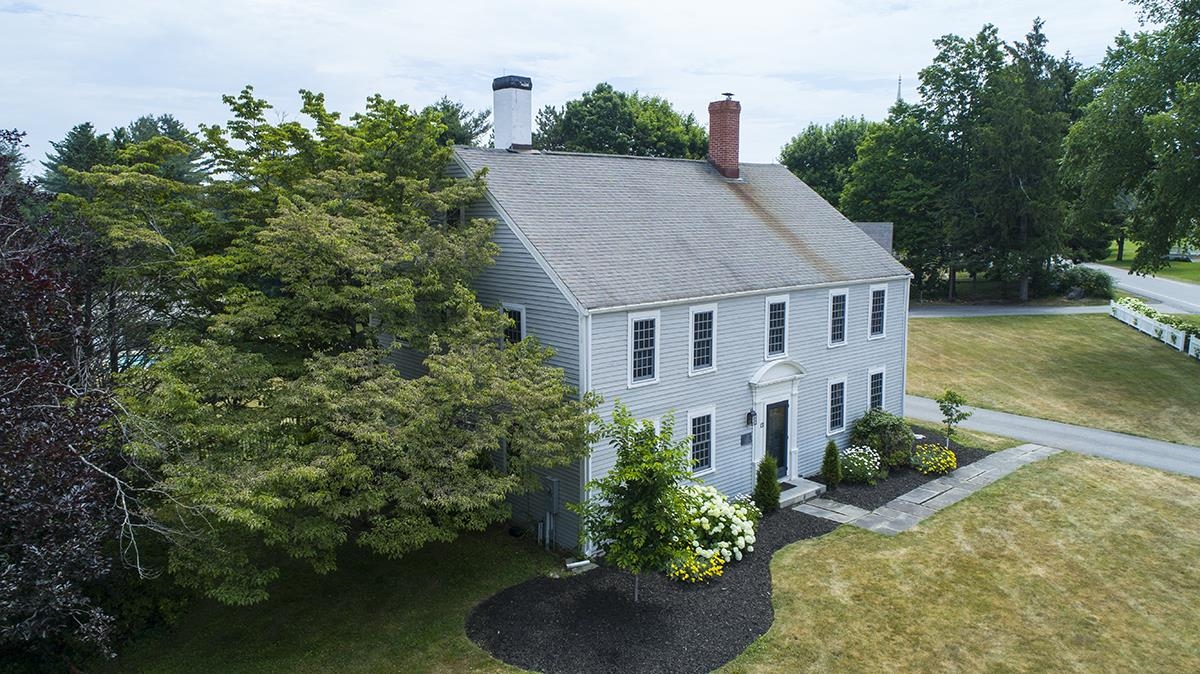 13 Exeter Road Hampton Falls, NH 03844 - Photo 3 of 40