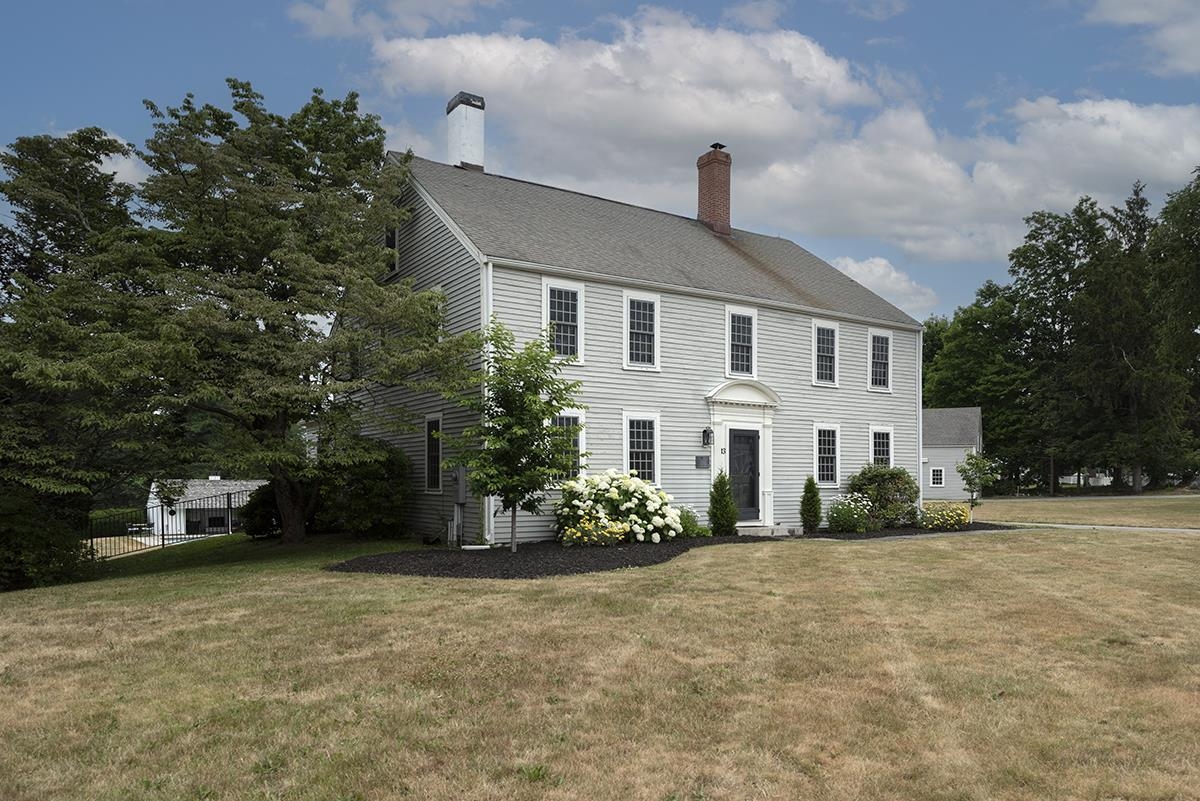 13 Exeter Road Hampton Falls, NH 03844 - Photo 4 of 40