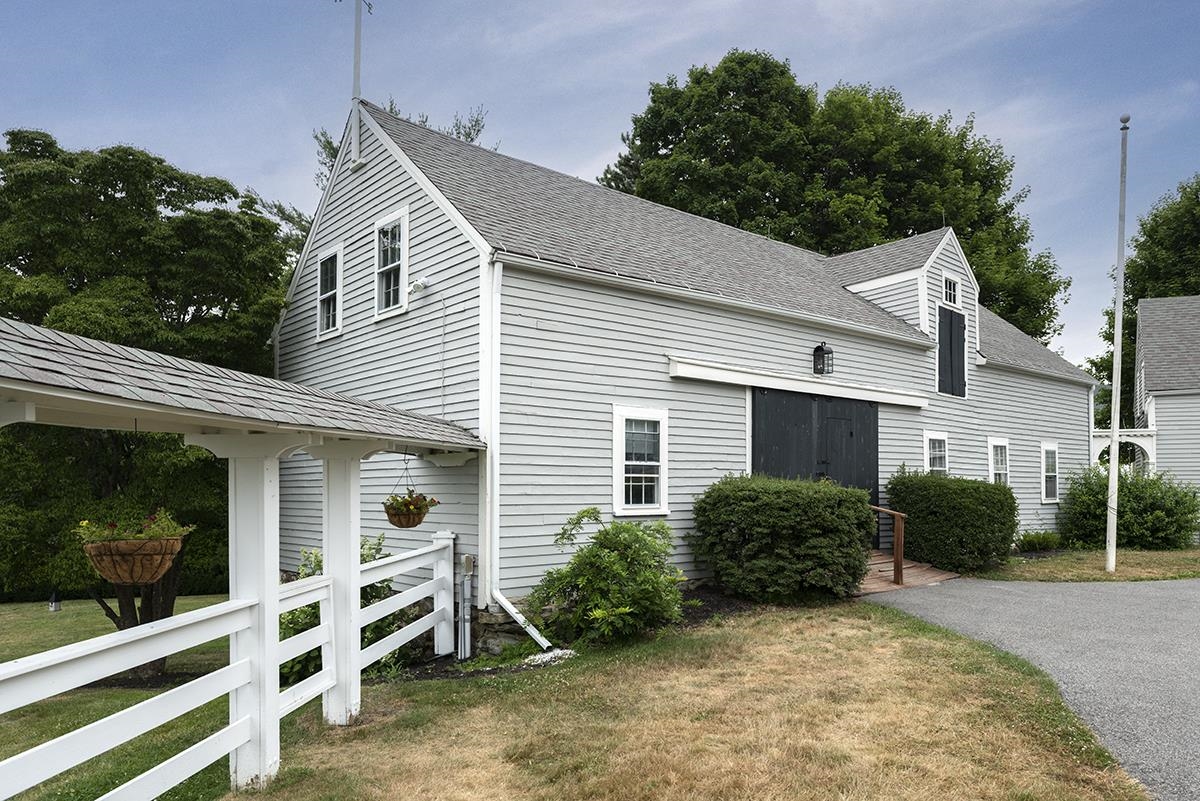 13 Exeter Road Hampton Falls, NH 03844 - Photo 6 of 40