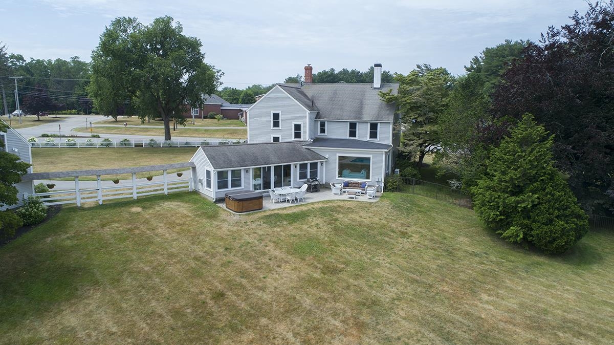 13 Exeter Road Hampton Falls, NH 03844 - Photo 9 of 40