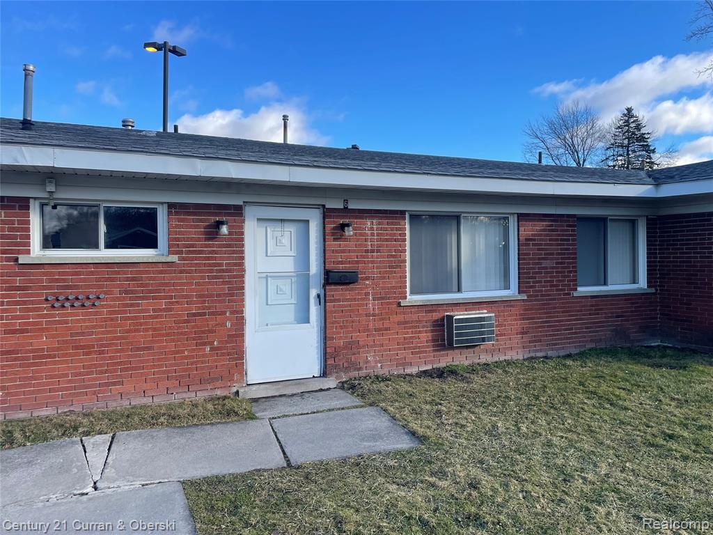 125 Arcola Street, Unit 6 Inkster, MI 48141 - Photo 1 of 17