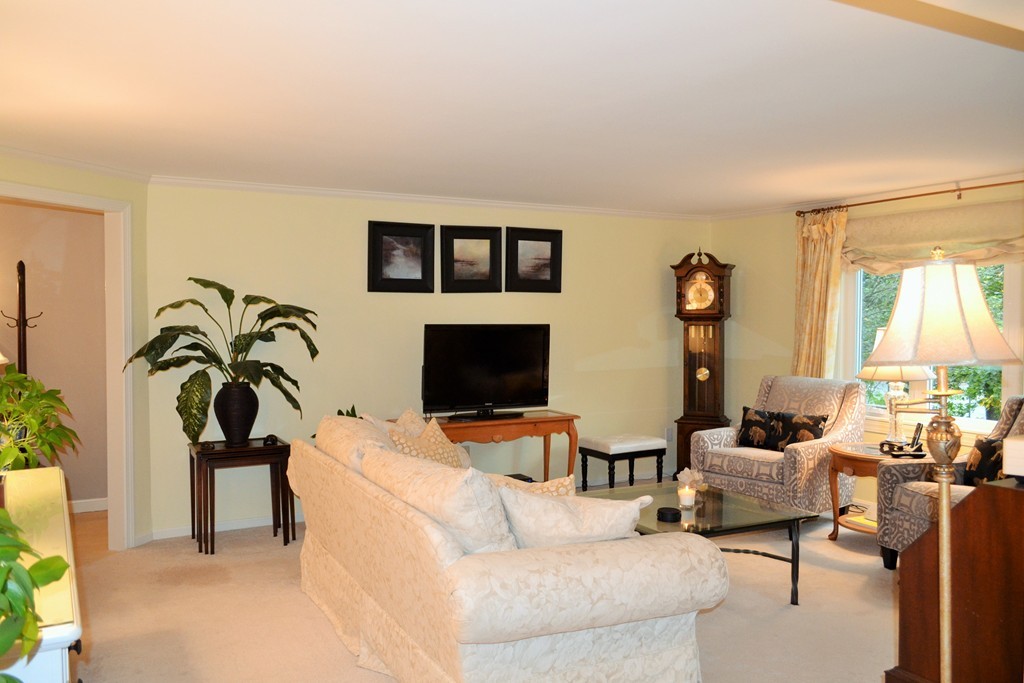 137 Village Post Road, Unit 137 Danvers, MA 01923 - Photo 4 of 24 Gallery Image 4