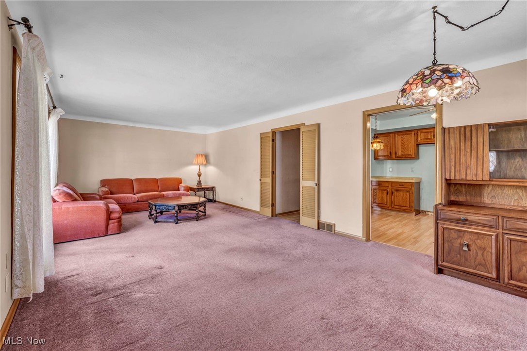 28744 Forest Road Eastlake, OH 44095 - Photo 5 of 32