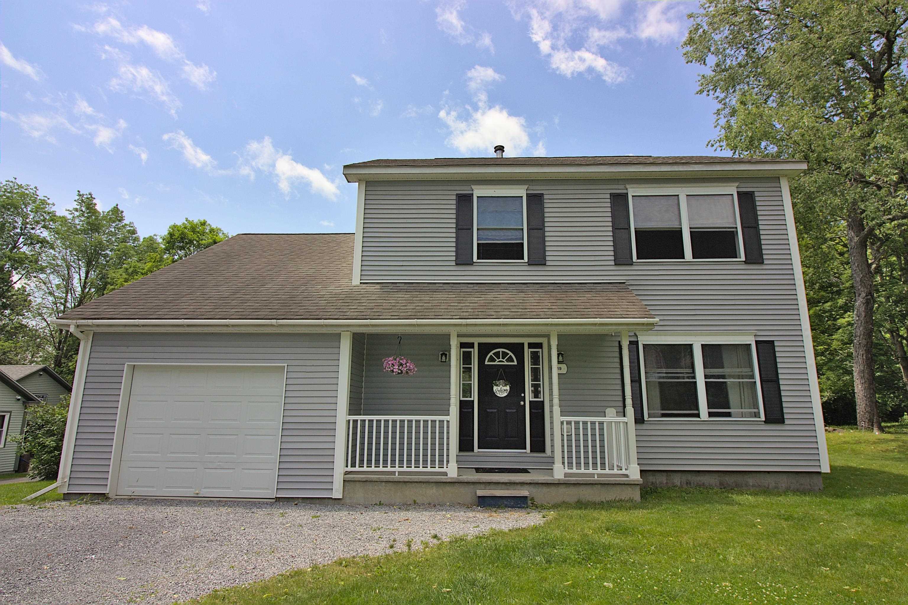 19 Royal Street Bennington, VT 05257 - Photo 2 of 44