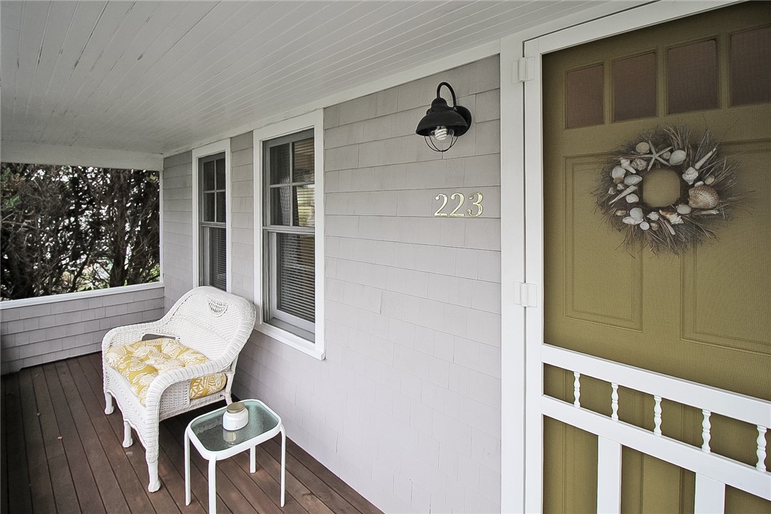 223 Purgatory Road Middletown, RI 02842 - Photo 5 of 26 Front Porch