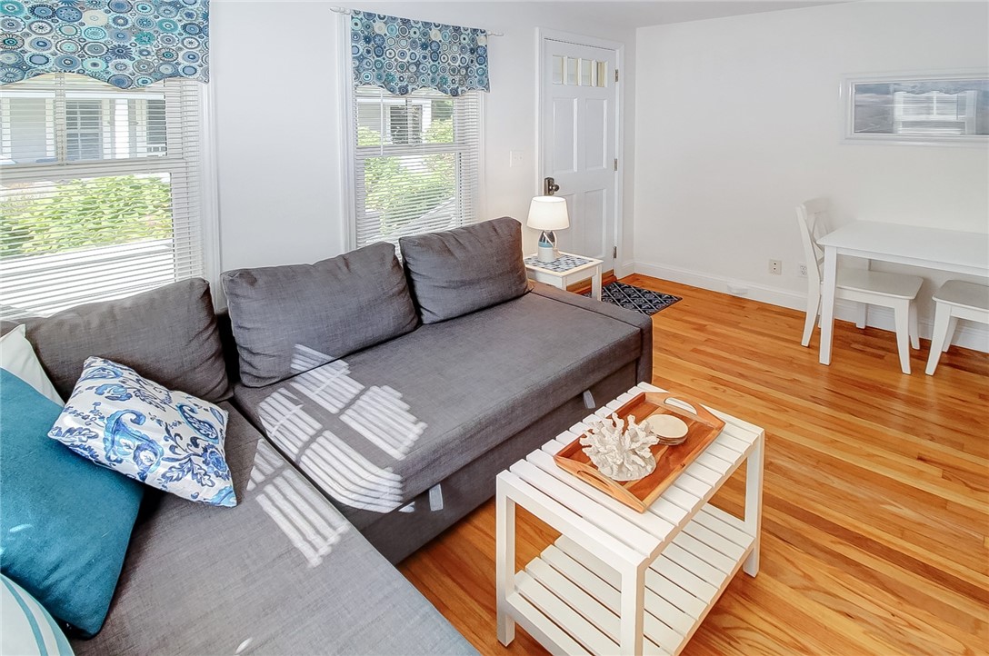 223 Purgatory Road Middletown, RI 02842 - Photo 8 of 26