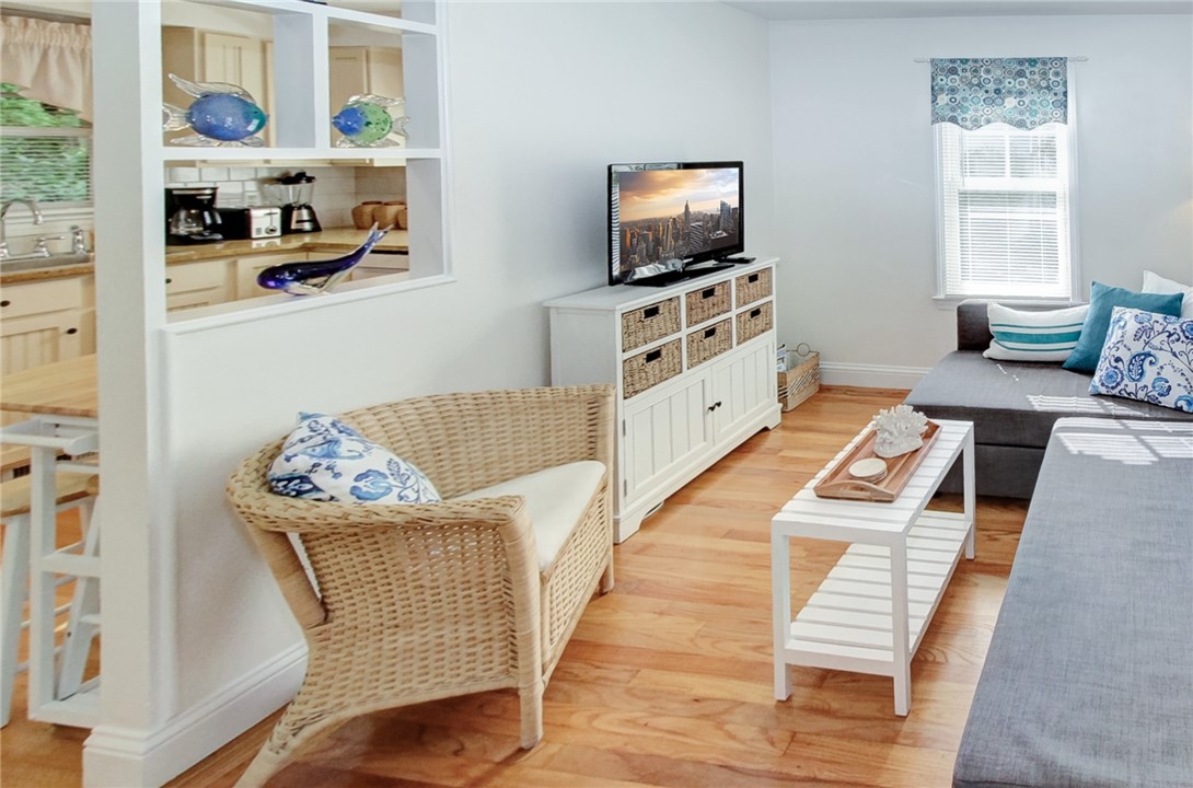 223 Purgatory Road Middletown, RI 02842 - Photo 10 of 26