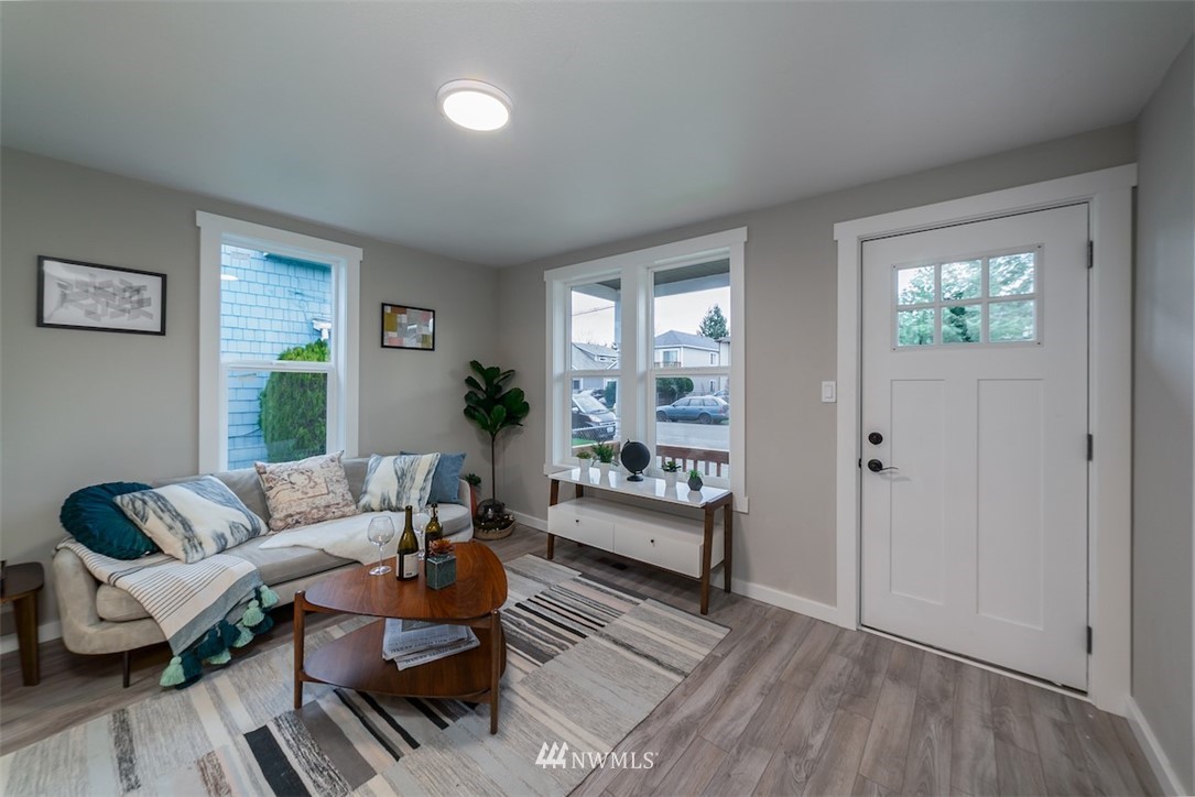 525 Smithers Avenue South Renton, WA 98057 - Photo 5 of 22 Gallery Image 5