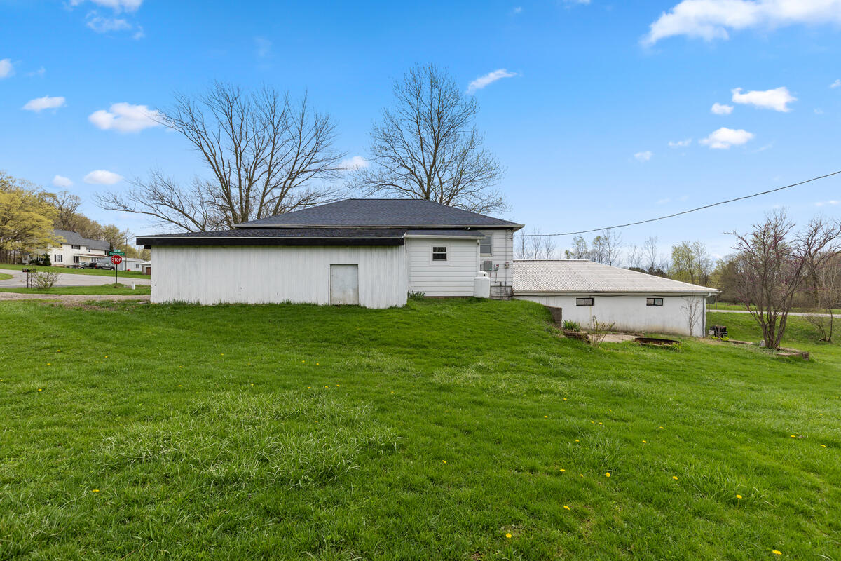 3479 Dumont Road Allegan, MI 49010 - Photo 20 of 28 https___photoreal.io_wp-content_photorea