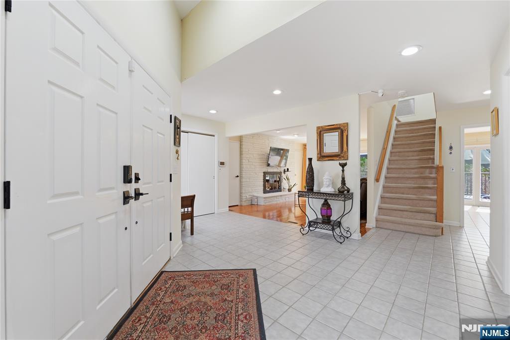 947 Franklin Lake Road Franklin Lakes, NJ 07417 - Photo 10 of 36