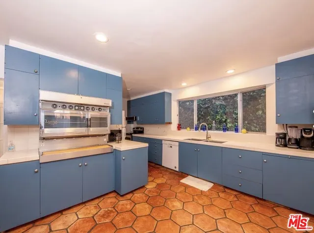 $9,999 | 1530 Valley View Road, Glendale, CA 91202