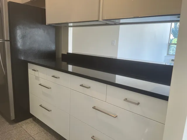 $3,600 | 1360 North Sandburg Terrace, Unit 401C, Chicago, IL 60610