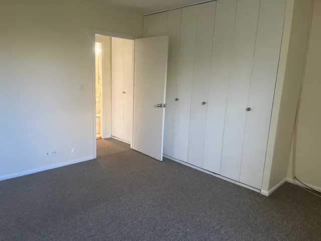 $3,600 | 1360 North Sandburg Terrace, Unit 401C, Chicago, IL 60610