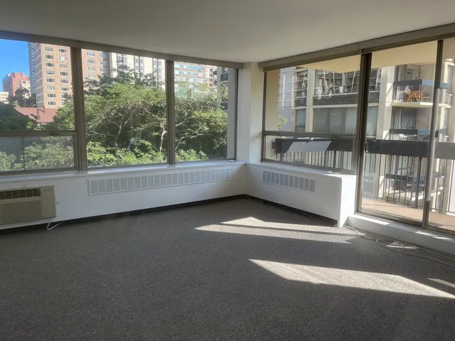 $3,600 | 1360 North Sandburg Terrace, Unit 401C, Chicago, IL 60610