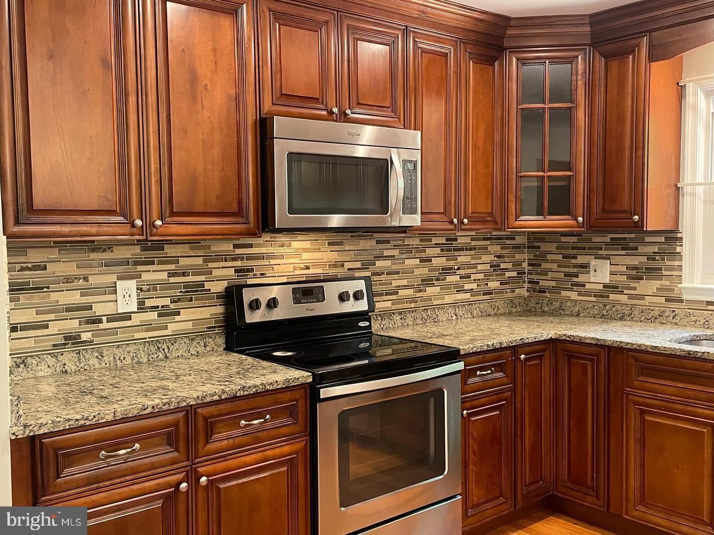 6223 Rathlin Drive Springfield, VA 22152 - Photo 7 of 32