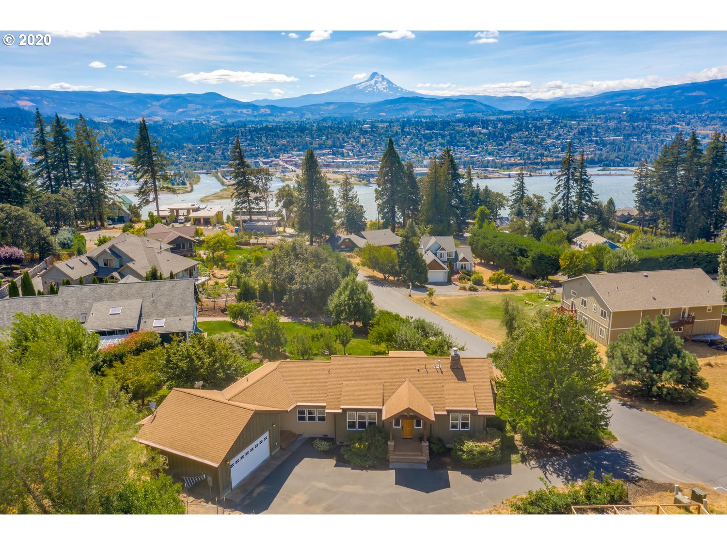 105 West Winds Road White Salmon, WA 98672 - Photo 3 of 32 Gallery Image 3