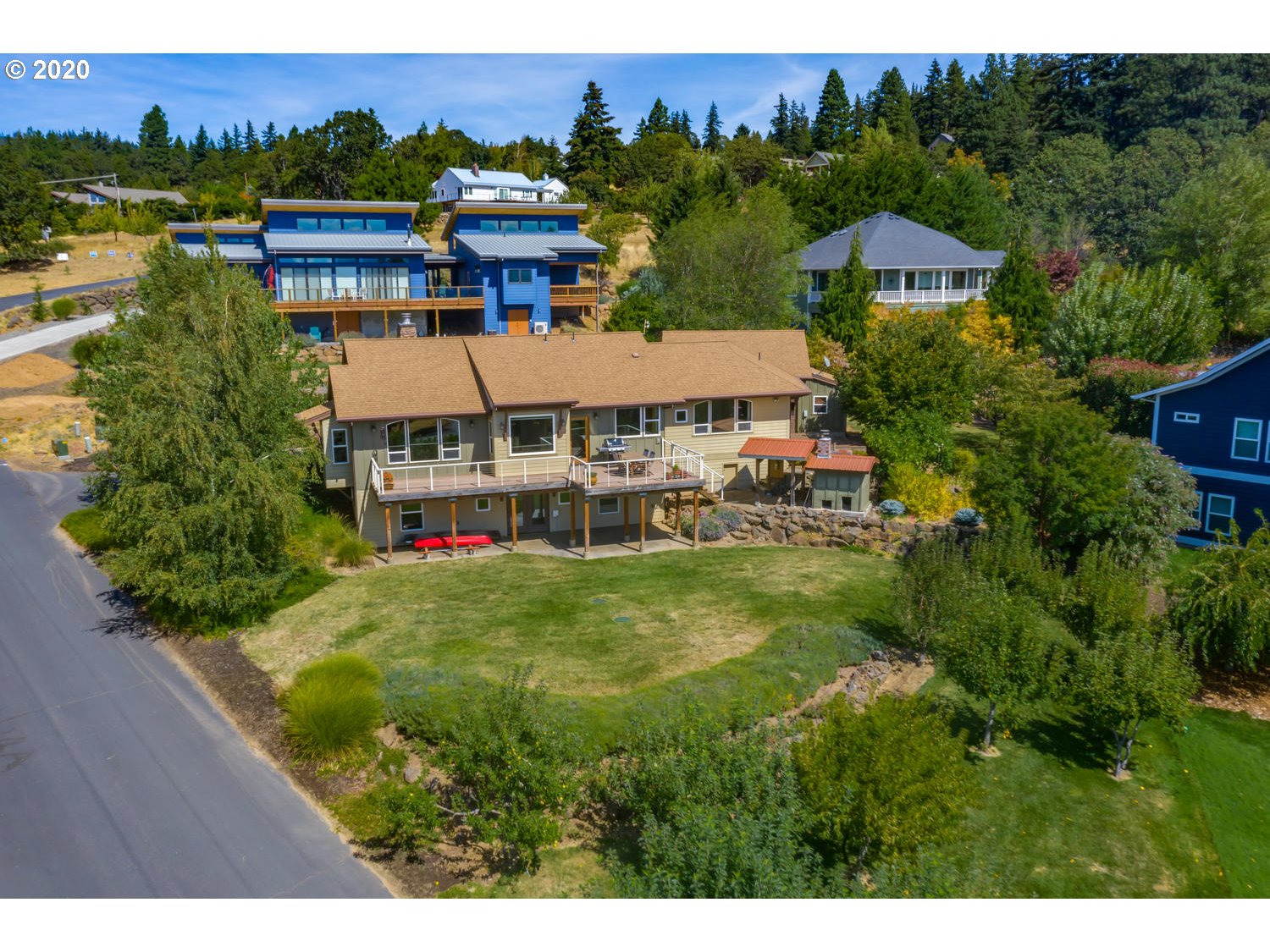 105 West Winds Road White Salmon, WA 98672 - Photo 4 of 32 Gallery Image 4