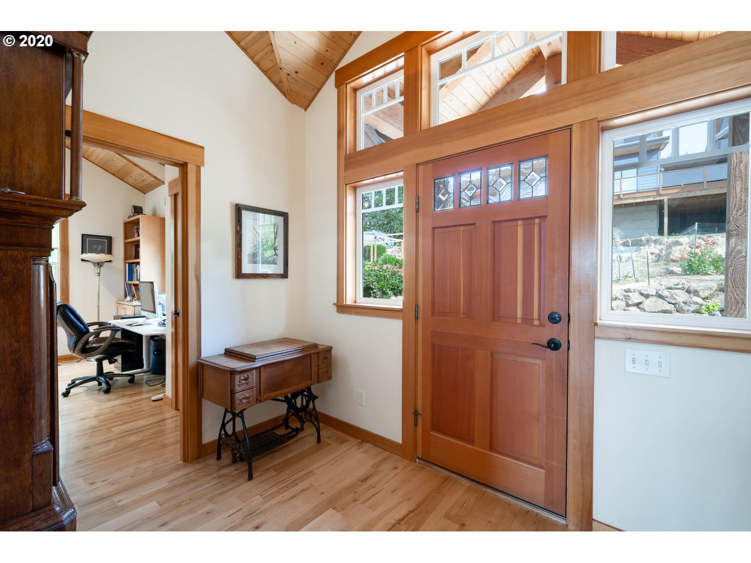 105 West Winds Road White Salmon, WA 98672 - Photo 6 of 32 Gallery Image 6