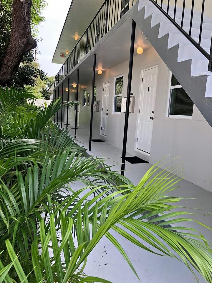 3676 Oak Avenue, Unit 6 Miami, FL 33133 - Photo 17 of 20