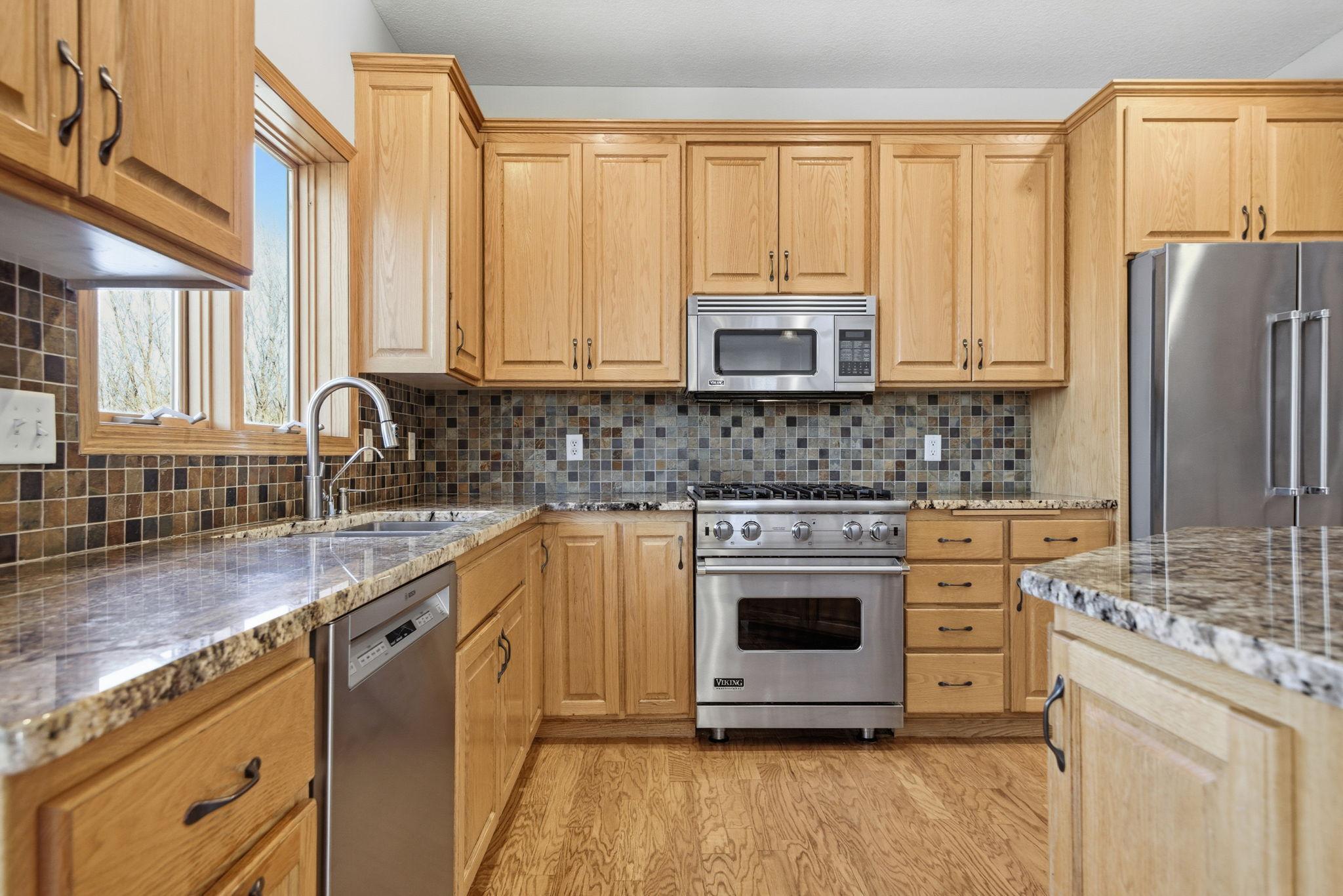 5135 Country Circle Loretto, MN 55357 - Photo 11 of 46