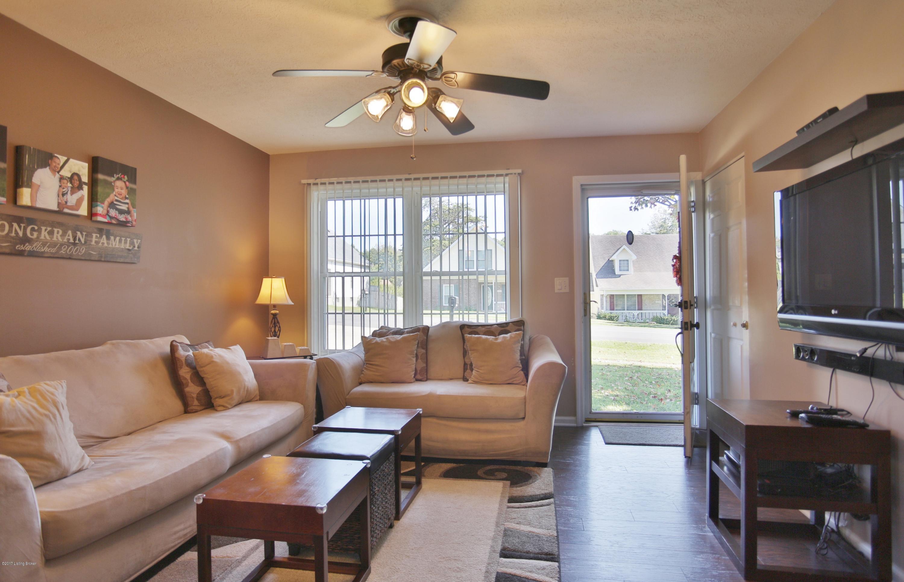 10202 Rod N Reel Road Louisville, KY 40229 - Photo 3 of 31 1