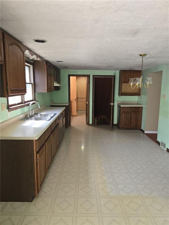 242 Stone Quarry Road Monaca, PA 15061 - Photo 4 of 41