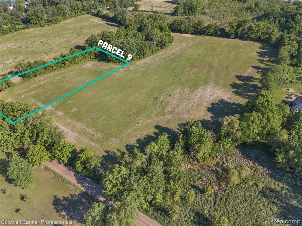Vl Vl Holtforth Rd Square, Unit 9 Fenton, MI 48430 - Photo 3 of 3