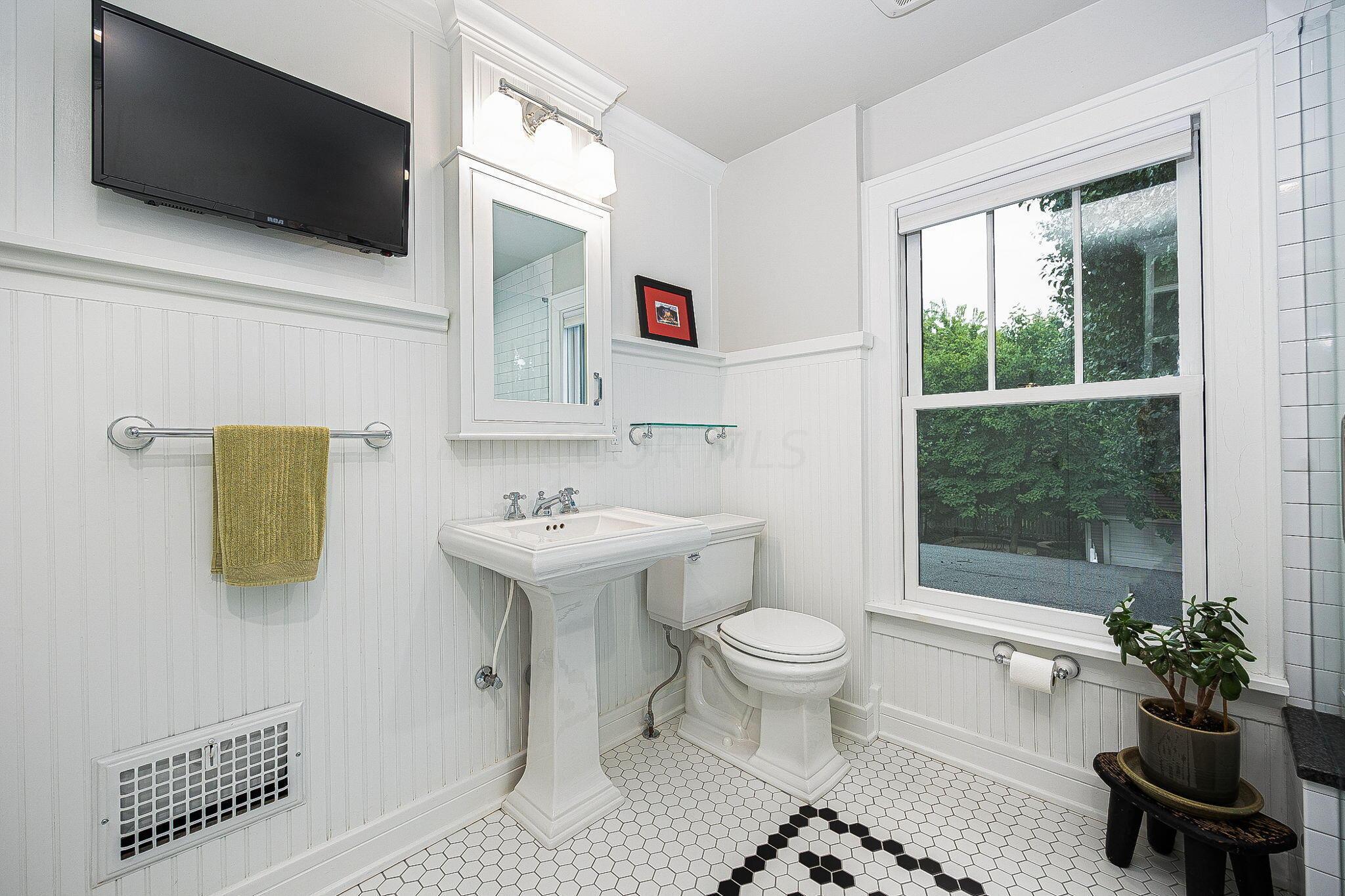 429 Piedmont Road Columbus, OH 43214 - Photo 36 of 63 36-web-or-mls-429 Piedmont Rd-36