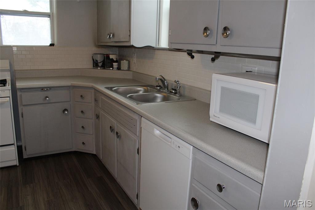 2719 Gerson Avenue Godfrey, IL 62002 - Photo 12 of 23