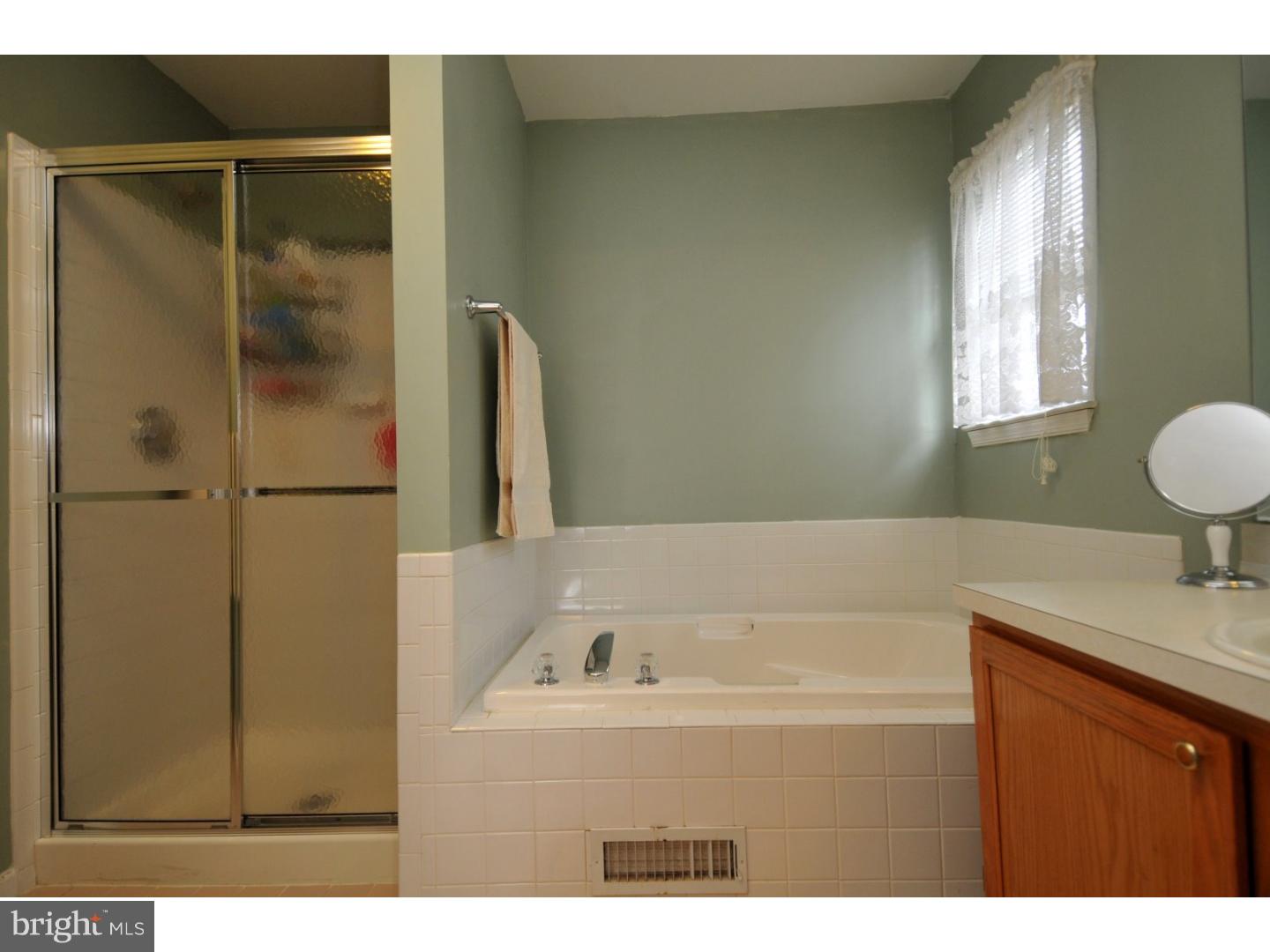 25 Port Mercer Road Lawrenceville, NJ 08648 - Photo 14 of 23 Master Bathroom