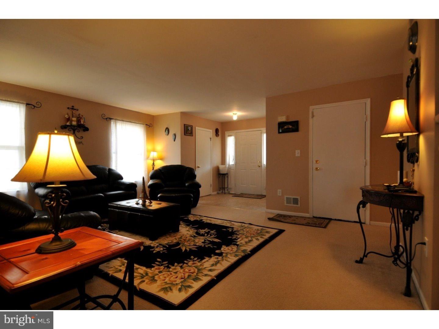 25 Port Mercer Road Lawrenceville, NJ 08648 - Photo 3 of 23 Foyer