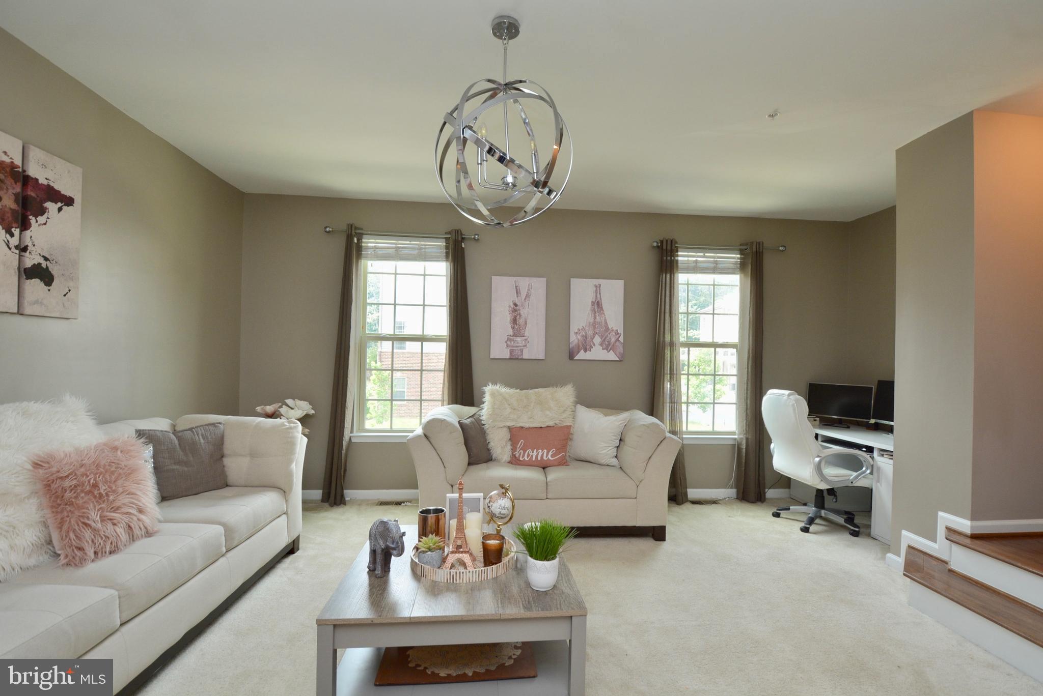 2760 Fredericksburg Road Hanover, MD 21076 - Photo 13 of 30 Living Room