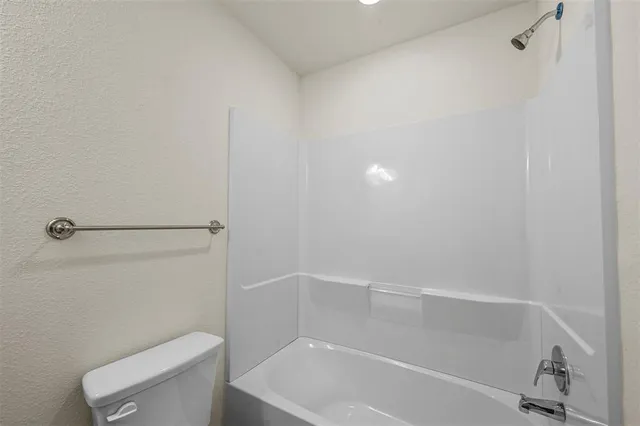 $1,275 | 105 Southeast 4th Street, Unit 1, Kerens, TX 75144