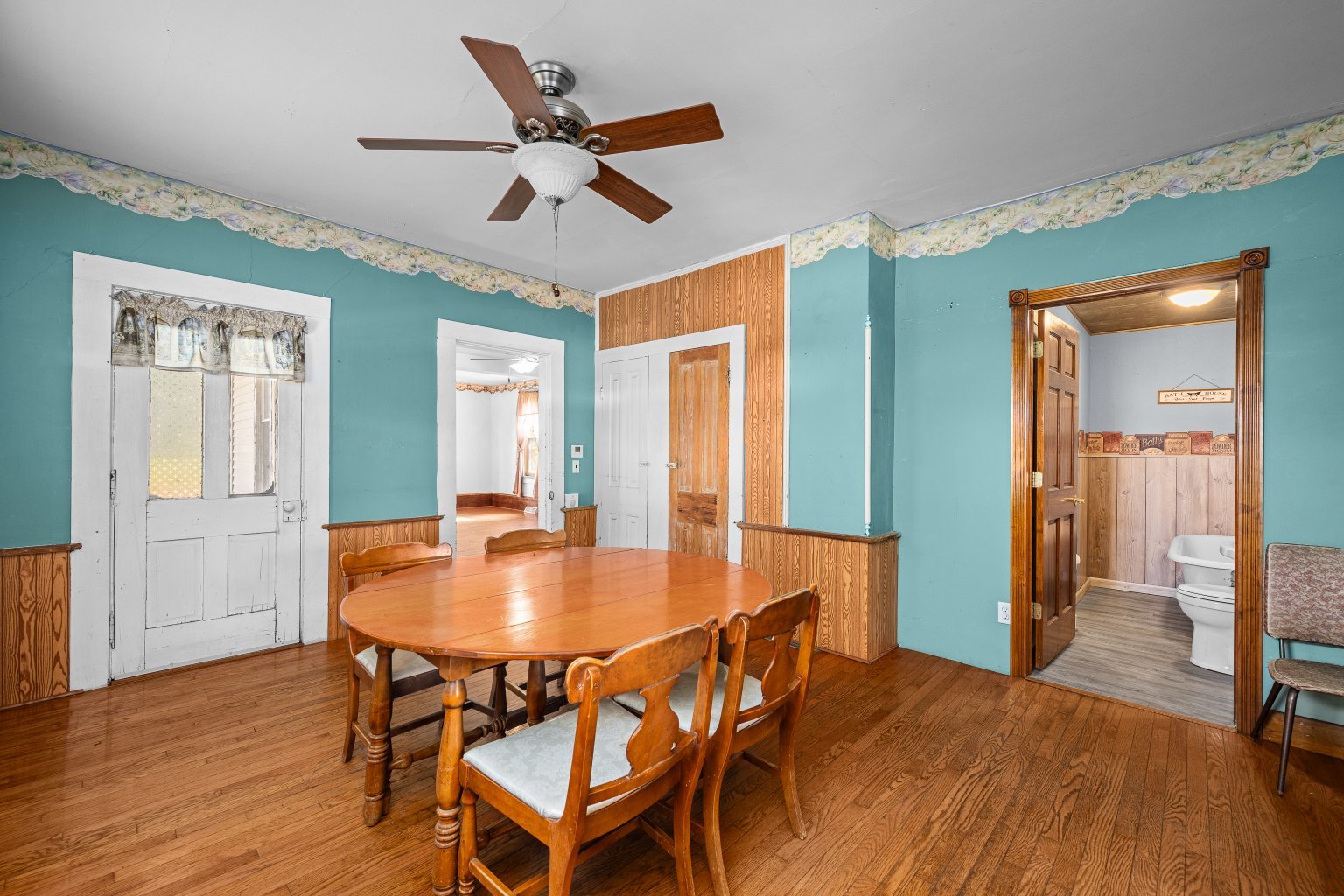 200 West Locust Street Cambridge, IL 61238 - Photo 16 of 32 a dining room with furniture and window