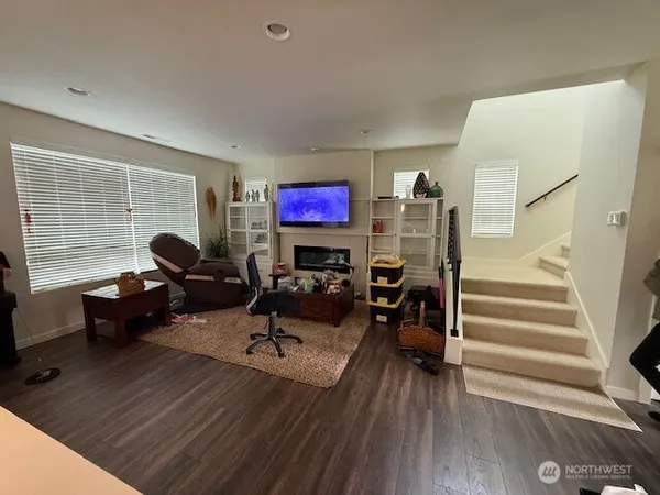 $3,900 | 3525 164th Place Southwest, Lynnwood, WA 98037