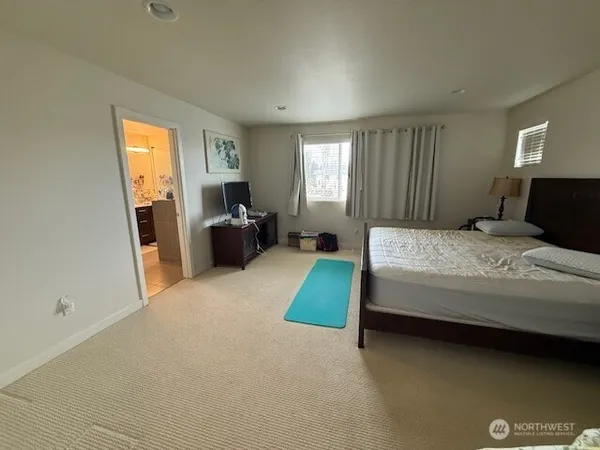 $3,900 | 3525 164th Place Southwest, Lynnwood, WA 98037