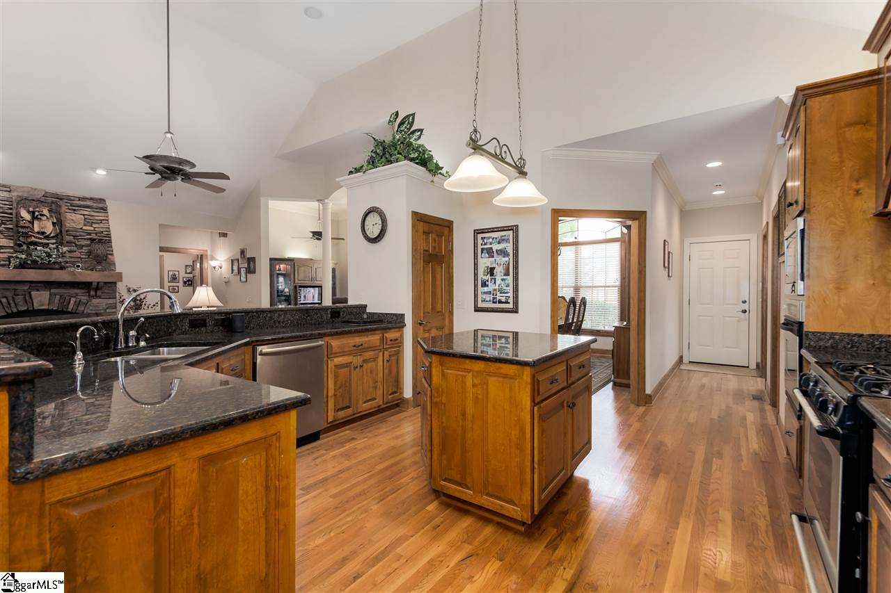 712 Carriage Hill Road Simpsonville, SC 29681 - Photo 11 of 36 Gallery Image 11