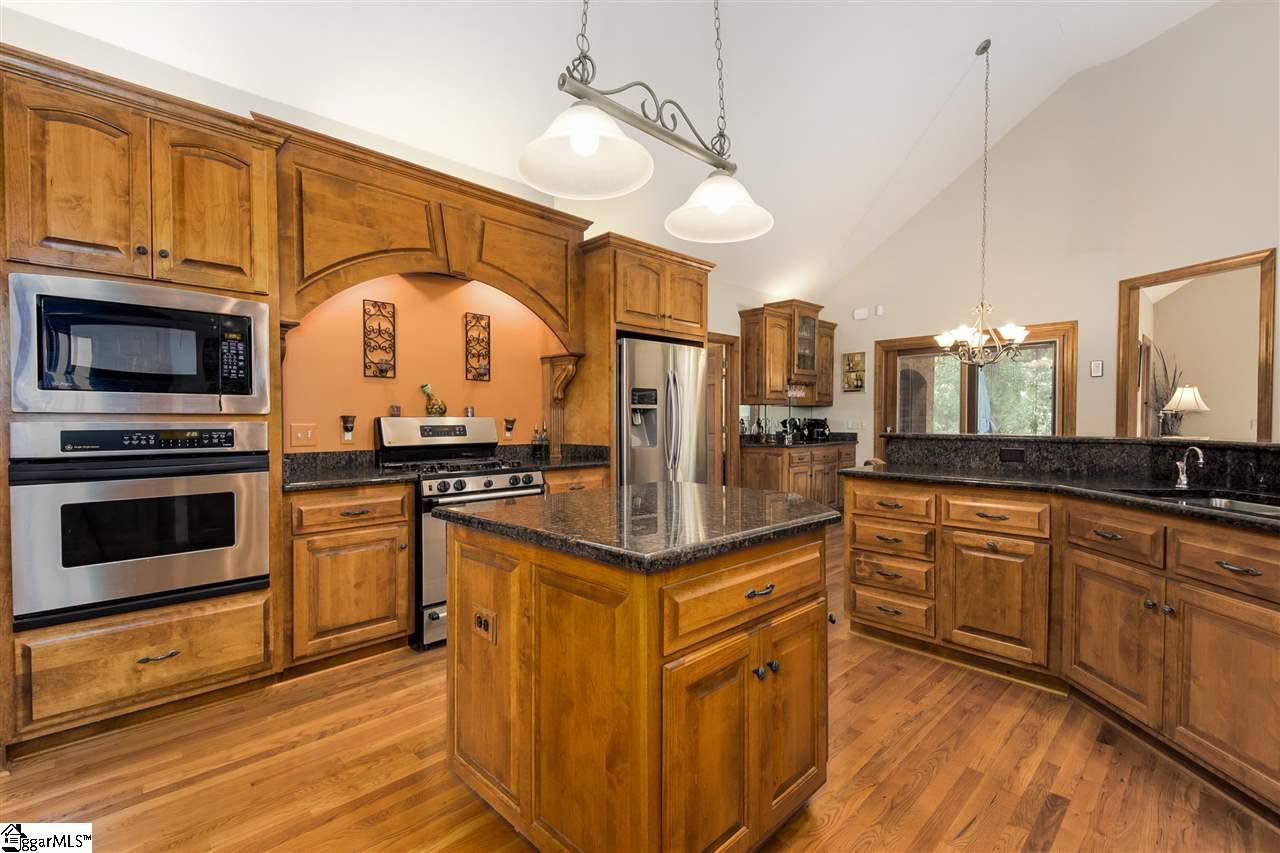 712 Carriage Hill Road Simpsonville, SC 29681 - Photo 12 of 36 Gallery Image 12