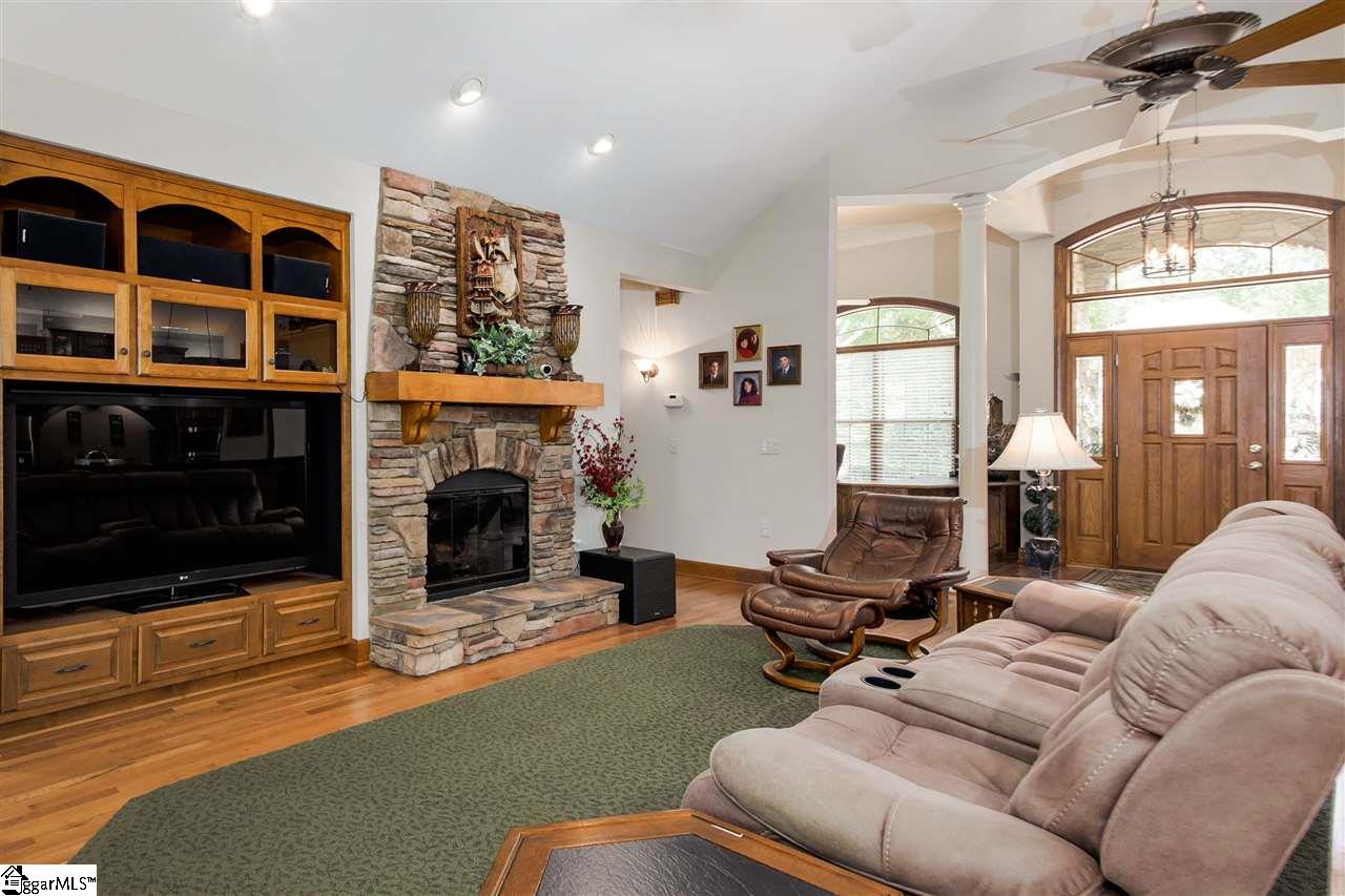 712 Carriage Hill Road Simpsonville, SC 29681 - Photo 7 of 36 Gallery Image 7