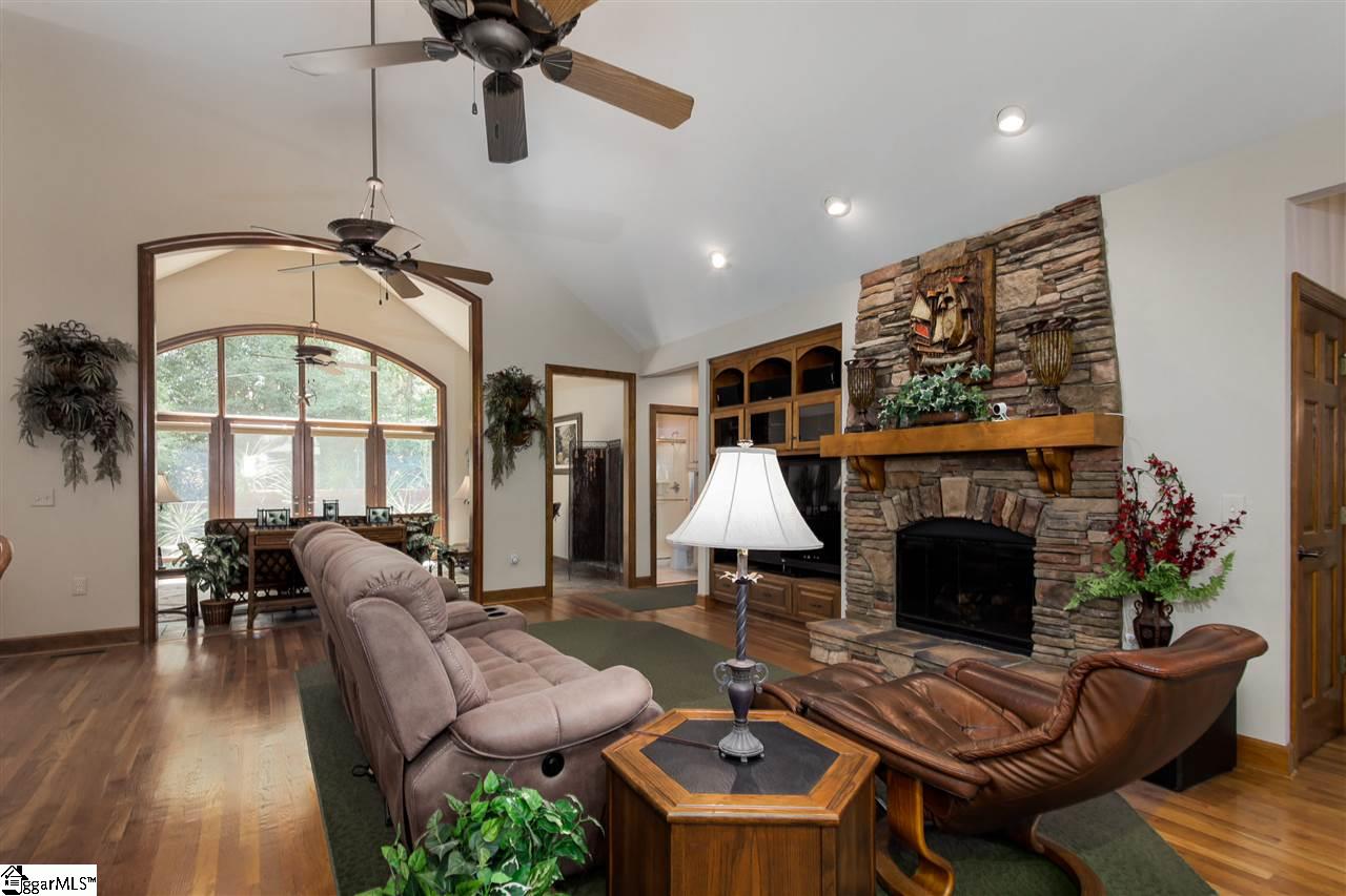 712 Carriage Hill Road Simpsonville, SC 29681 - Photo 9 of 36 Gallery Image 9