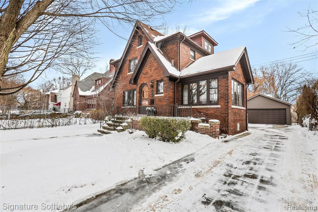 1250 Bishop Road Grosse Pointe Park, MI 48230 - Photo 2 of 32