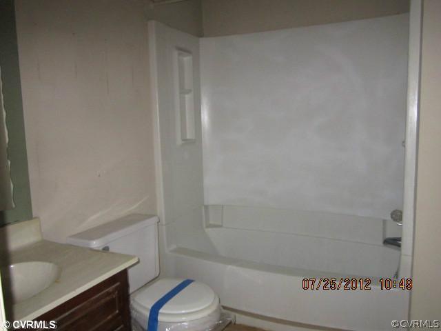 1619 Westbrook Road Hopewell, VA 23860 - Photo 7 of 12 Bathroom - 2nd Floor
